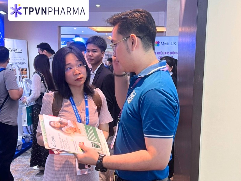 Hỗ trợ th&ocirc;ng tin về c&aacute;c sản phẩm da liễu tại gian h&agrave;ng