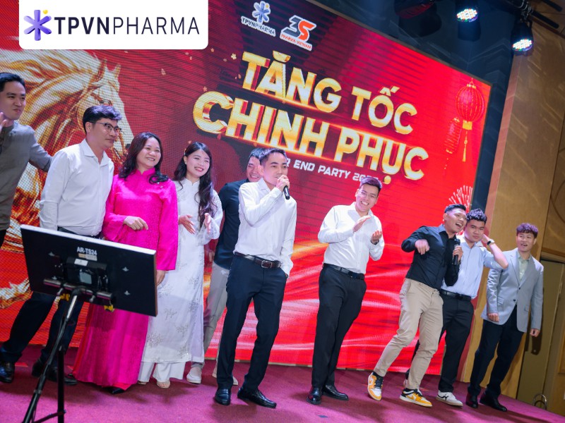 Phòng nha khoa trình diễn văn nghệ