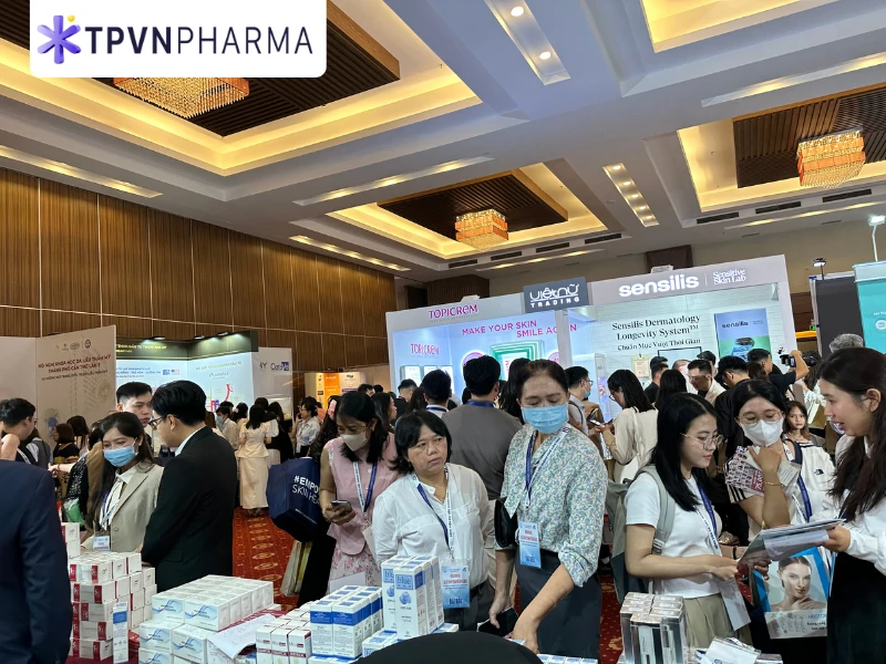 Khu vực gian hàng 3S Pharma Việt Nam được đông đảo bác sĩ hứng thú ghé qua