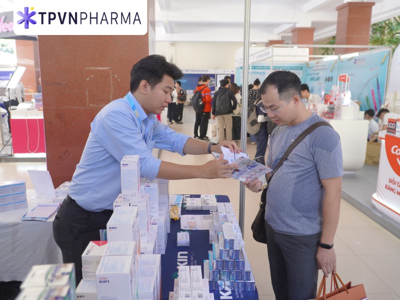 Trình dược viên tư vấn dòng sản phẩm Kin